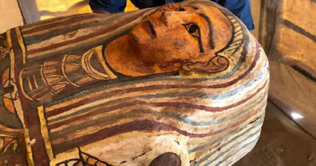 internacionales-egipto-descubren-27-sarcofagos-hace-2500-anos-saqqara-n425463-1200x630-921944