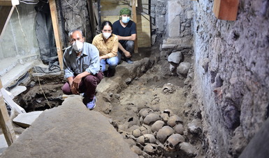 post_Localizan_arque_logos_el_costado_este_y_la_fachada_externa_de_la_torre_de_cr_neos_del_Huei_Tzompantli_de_Tenochtitlan.Foto_Melit_n_Tapia_INAH