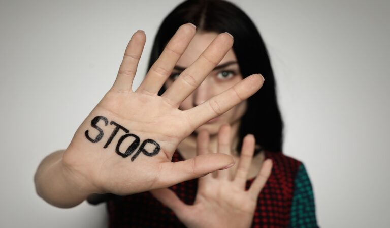 Día-Internacional-de-la-Eliminación-de-la-Violencia-contra-la-Mujer_-cómo-identificarla-y-qué-hacer