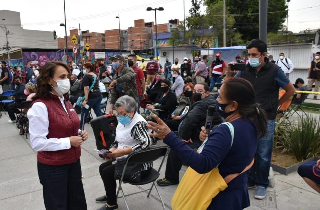 Dolores Padierna sostiene diálogo con simpatizantes