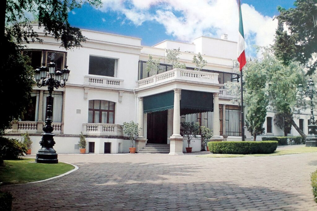 LOS-PINOS