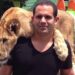 Identificado como Eduardo Moisés Serio, este hombre es el dueño y encargado del santuario Black Jaguar-White Tiger
