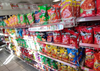 Botanas que la Profeco recomienda moderar en su consumo.