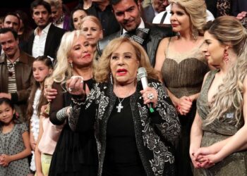 Silvia Pinal, en su homenaje en Bellas Artes