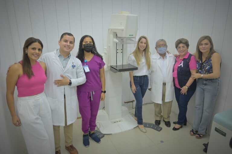 Adelantó Patricia Lobeira que estarán llevando a cabo una serie de acciones en este mes para fomentar la cultura de la prevención del cáncer de mama.
