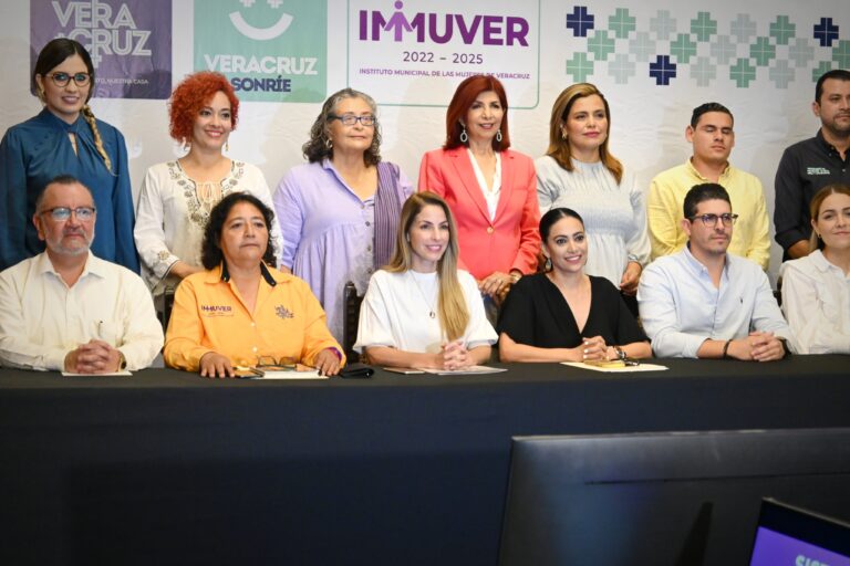 Patricia Lobeira emprendió algunas acciones en el Puerto por la conmemoración del Día Naranja.