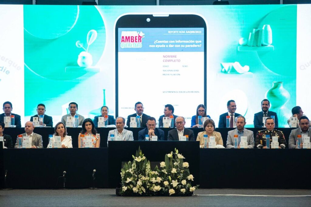 Más de 80 organismos de iniciativa privada, universidades, instituciones gubernamentales, asociaciones y medios de comunicación firmaron el convenio “Que la Red nos Acerque para que Nadie Haga Falta”, precisó FeliFer Macías.