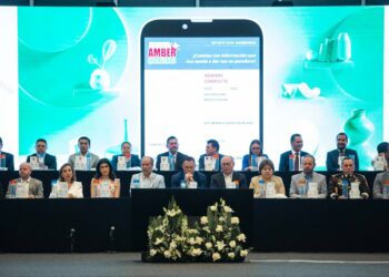 Más de 80 organismos de iniciativa privada, universidades, instituciones gubernamentales, asociaciones y medios de comunicación firmaron el convenio “Que la Red nos Acerque para que Nadie Haga Falta”, precisó FeliFer Macías.