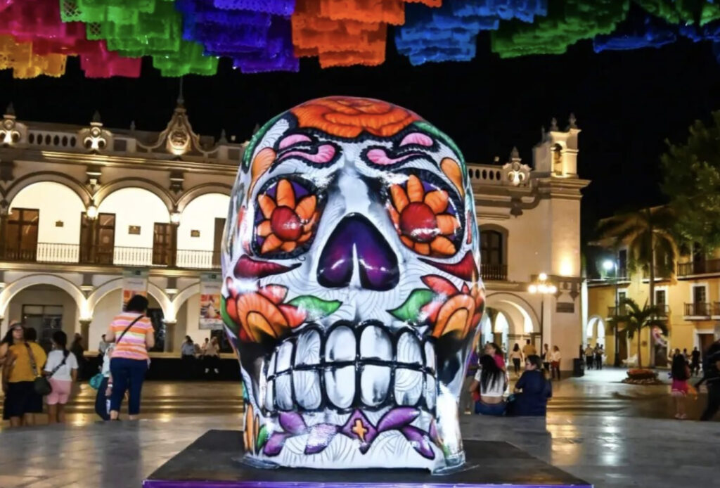 Patricia Lobeira mencionó que el 01 y 02 de noviembre se realizará la exposición de Alebrijes y Altar de Muertos y se llevará a cabo la tradicional misa en el Panteón Municipal.