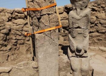 Descubren en Turquía piezas arqueológicas en Karahantepe