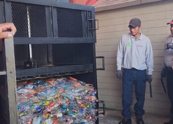Ayuntamiento de Tepoztlán agradeció a AJEMEX por su donación de una planta compactadora de plástico PET y cartón