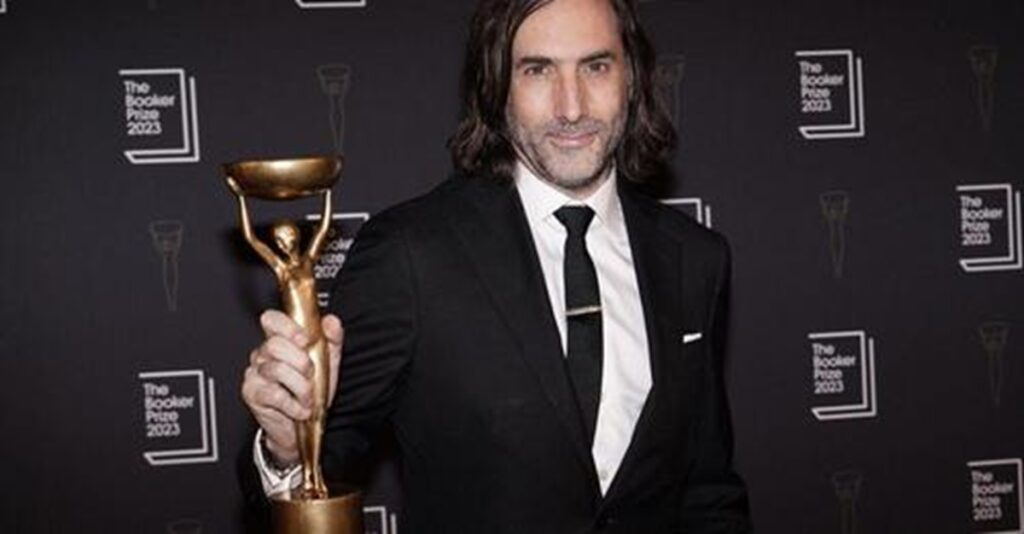Novelista Paul Lynch gana Booker Prize 2023