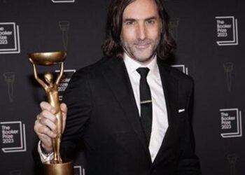 Novelista Paul Lynch gana Booker Prize 2023
