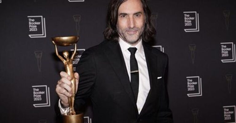 Novelista Paul Lynch gana Booker Prize 2023