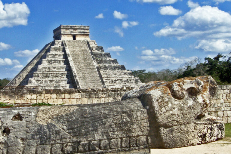 Rosas Maya - El clan que pretende apropiarse de Chichén Itzá