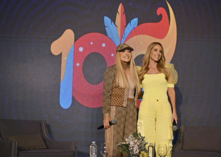 Patricia Lobeira y Yuri dieron una conferencia en la CDMX.