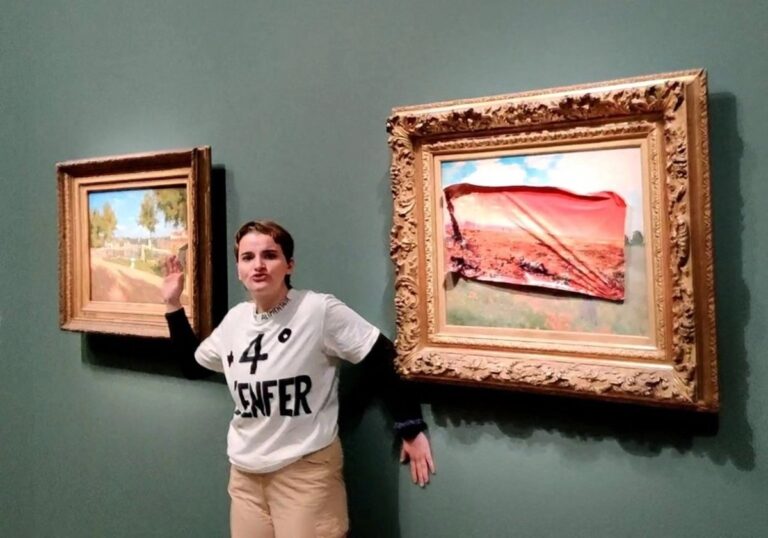 Detienen a activista por pegar cartel sobre cuadro de Monet