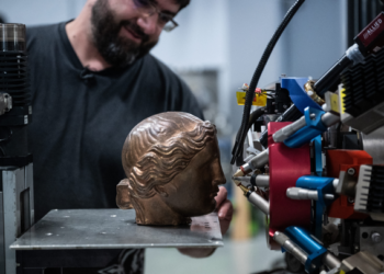 Existe laboratorio subterráneo donde obras de arte revelan sus secretos