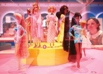 Museo de Londres exhibirá 180 modelos de Barbie que viajó al espacio