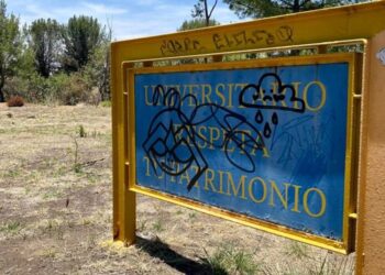 Grafiteros vandalizan en la UNAM obras de arte