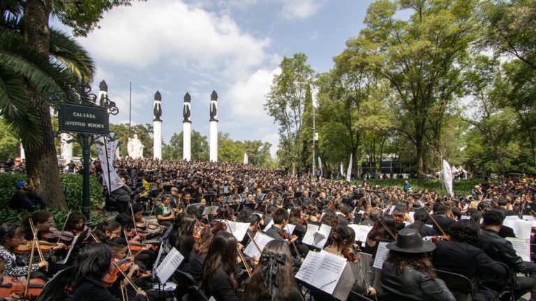 Tiene orquesta monumental Pilares magna presentación en Chapultepec
