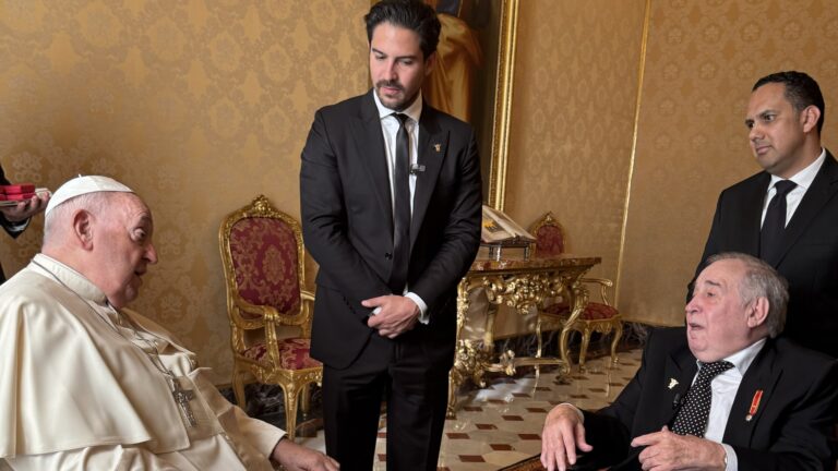 Papa Francisco y González Herrera refuerzan lazos de solidaridad