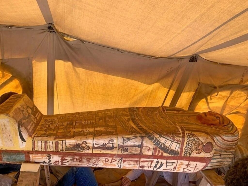 Investigadores descubren sarcógafo del Imperio Medio de Egipto
