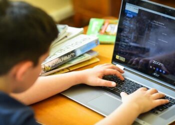 Australia prohíbe el uso de las redes sociales a menores de 16 años