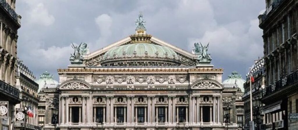 La Ópera Garnier, uno de los edificios más bellos de París, cumple 150 años