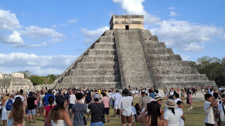 Miles reciben el equinoccio en zonas arqueológicas