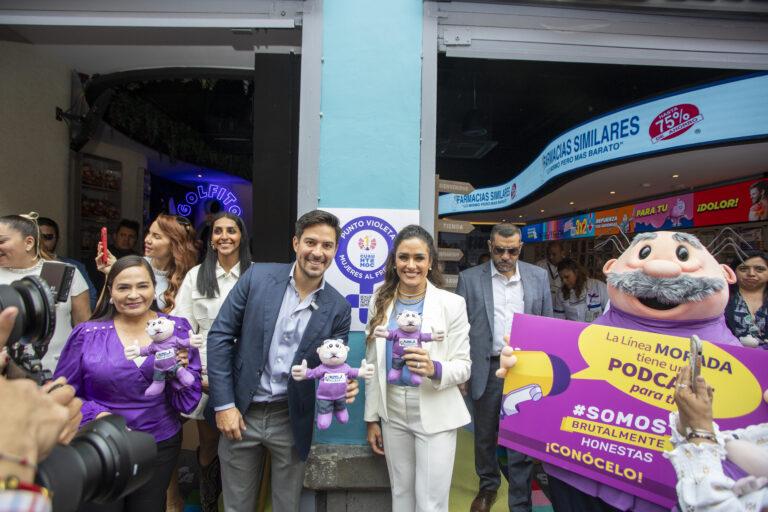 Instala Víctor González Herrera Puntos Violeta en el corazón de la capital