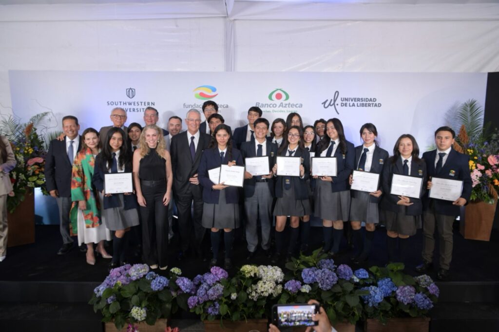 La colaboración estratégica entre Universidad de la Libertad (UL) y Banco Azteca premió al Talento Mexicano de alumnos destacados.