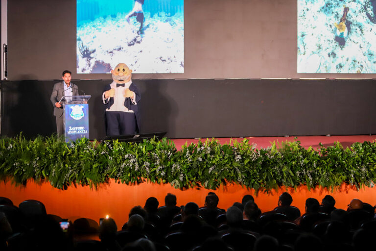Víctor González Herrera y SíMiPlaneta siembran futuro sostenible