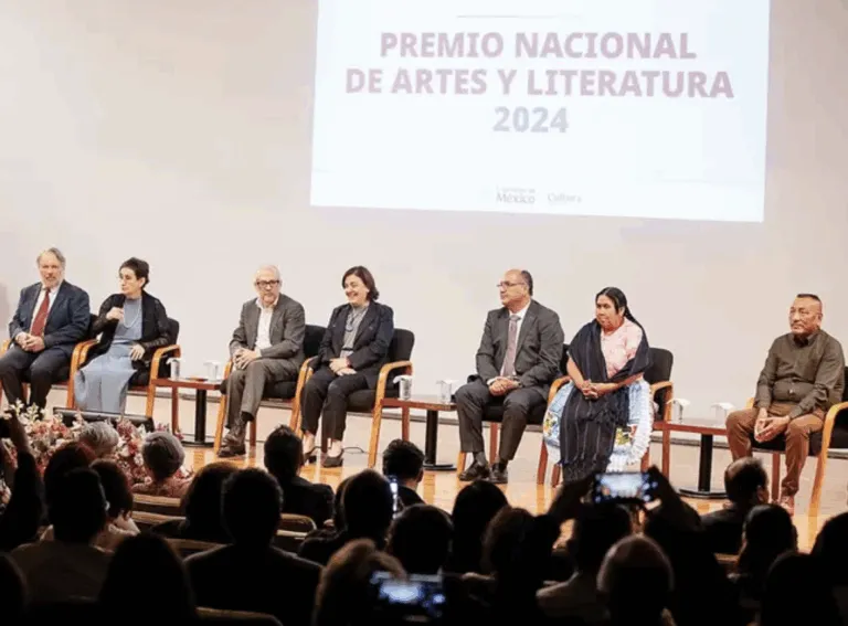 Desinterés de las autoridades por el Premio Nacional de Artes y Literatura 2024.
