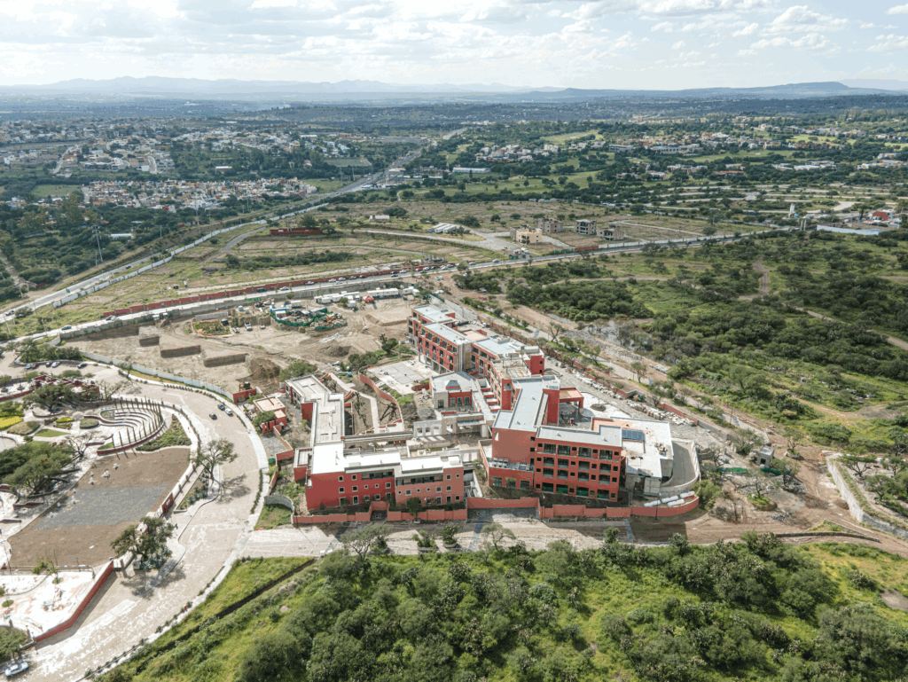 En la imagen se aprecia el proyecto inmobiliario de Artesanto en Distrito Corazón, San Miguel de Allende
