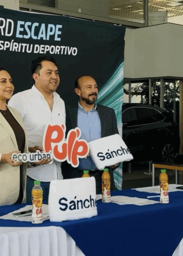 Ana Cristina Loya fue la representante de AJEMEX en la presentación de "Pequeños tiburones".