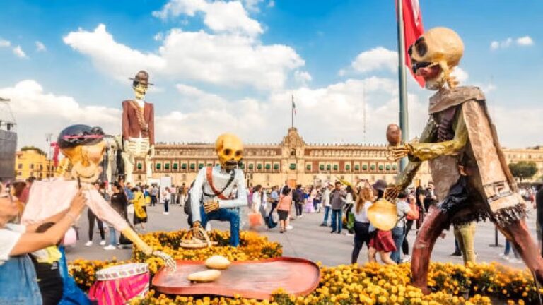Lanzan convocatoria para diseñar la Ofrenda Monumental del Zócalo 2025