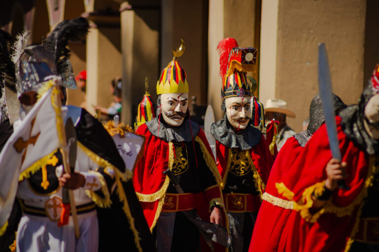 Banco Azteca impulsa turismo en Festival Máscaras Danzantes México