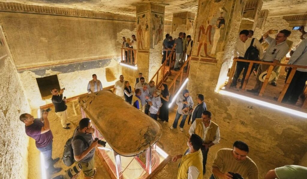 Egipto reabre la tumba de Amenhotep III tras 20 años: una joya restaurada del Valle de los Reyes