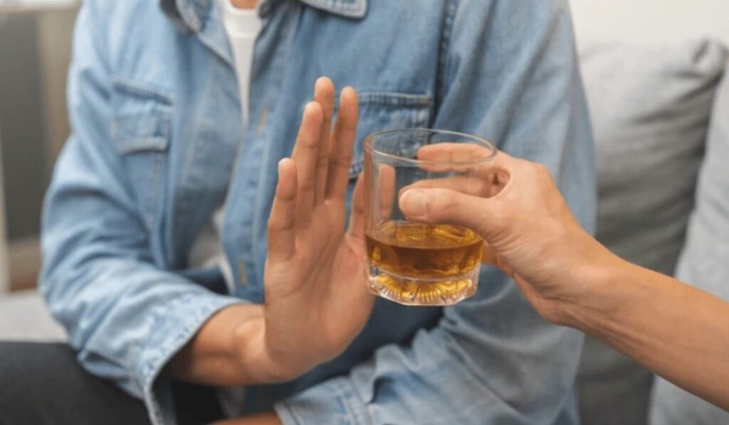 La Generación Z de Silicon Valley cambia el alcohol por el trabajo: la sobriedad es el nuevo éxito