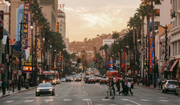 La nueva generación de latinos que está conquistando Hollywood