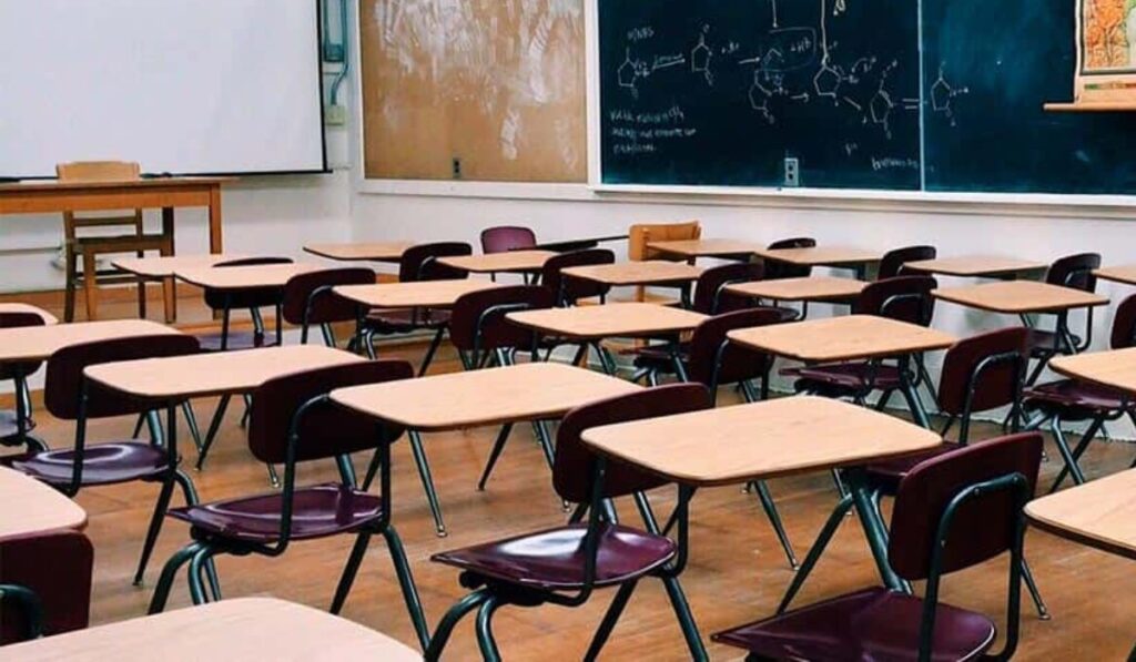 Padres de familia celebran prohibición del lenguaje inclusivo en escuelas de Chihuahua