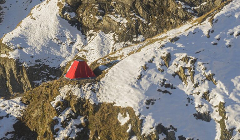 El museo más extremo de Italia: arte a 2,300 metros y solo después de ocho horas de caminata