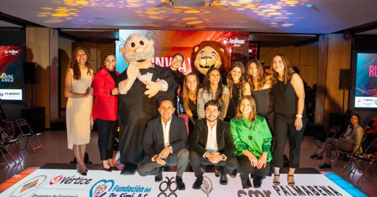 Víctor González Herrera, presidente del Grupo Por Un País Mejor, impulsa inclusión de personas con discapacidad con pasarela de moda.