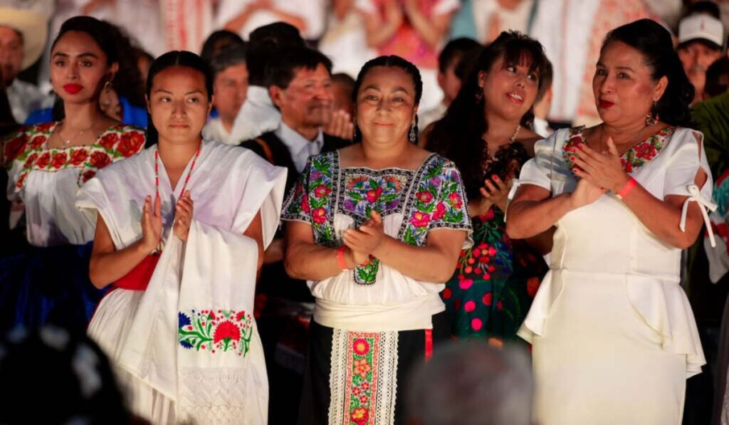 Los Pinos se llena de color: más de 400 artesanos celebran la riqueza cultural de México