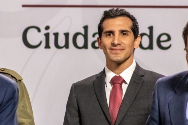 Nuevos testimonios reavivan la controversia en torno a Rommel Pacheco, actual titular de la Comisión Nacional de Cultura Física y Deporte.