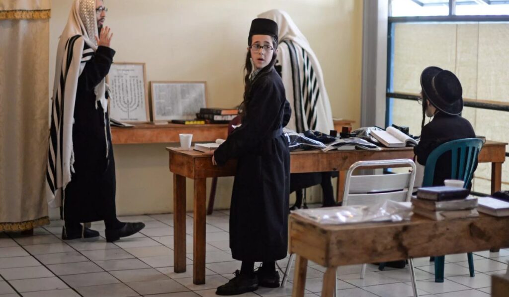 ¿Quiénes son Lev Tahor? La secta señalada por abuso infantil tras el rescate de 17 menores