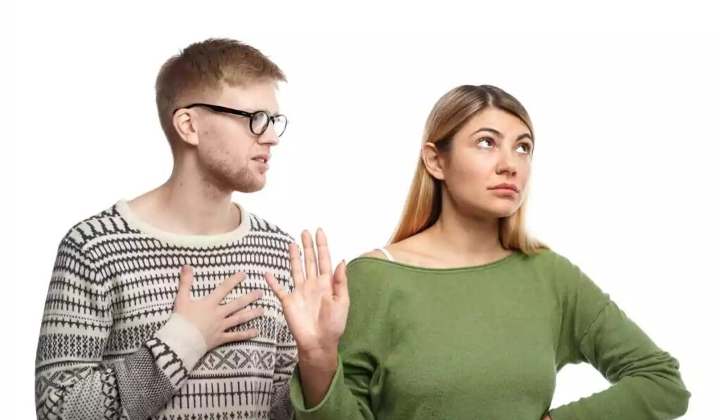 ¿Tener novio pasó de moda? La fatiga emocional que marca las citas en la era digital