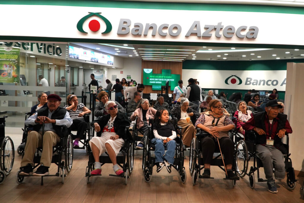 Banco Azteca entrega 200 sillas de ruedas y promueve inclusión social en 2025