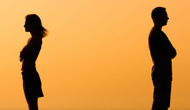 ¿Ellos sufren menos? Psicóloga asegura que los hombres pueden vivir rupturas más dolorosas